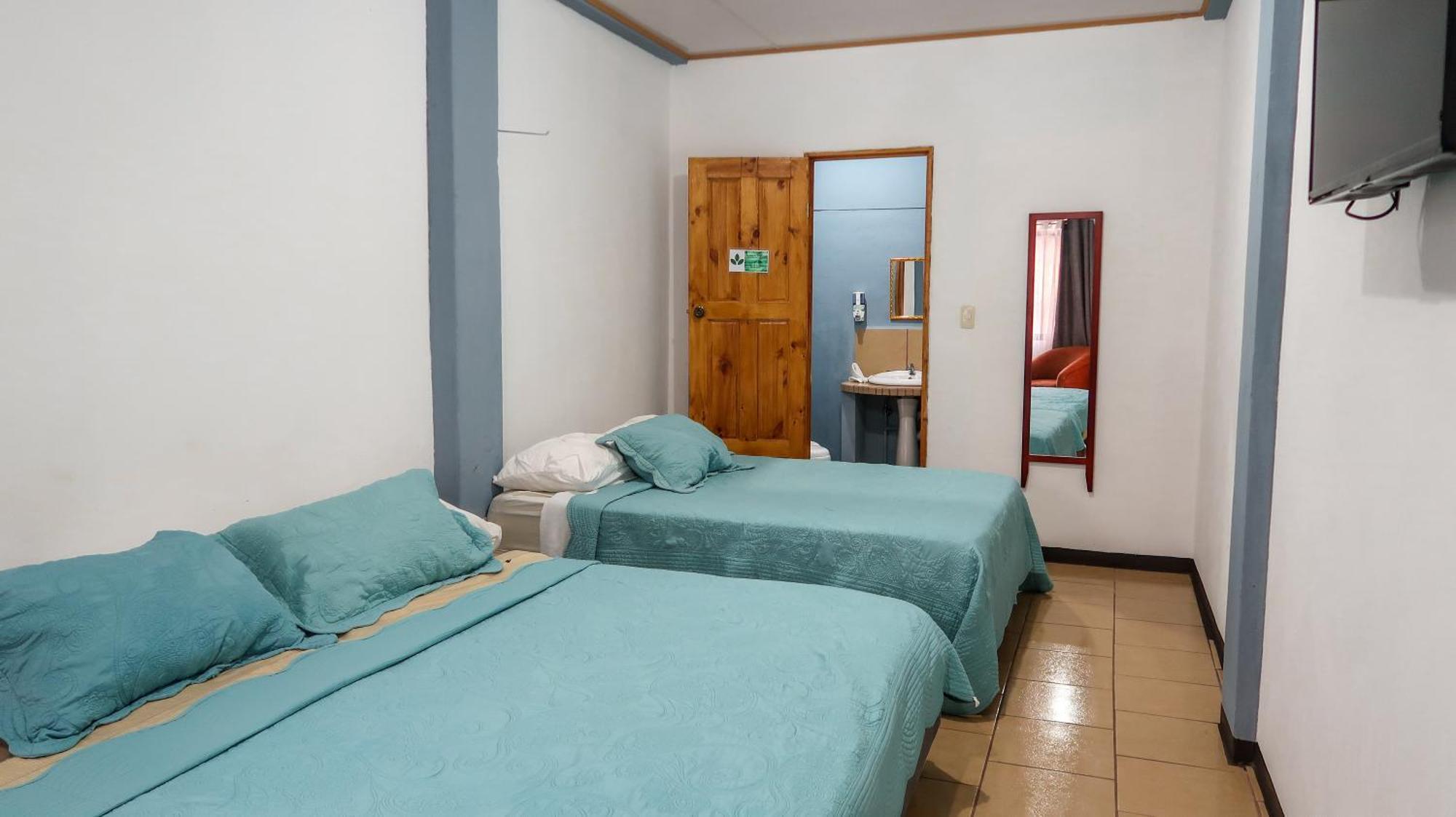 Hotel Hoja De Oro Corcovado Puerto Jimenez Ruang foto